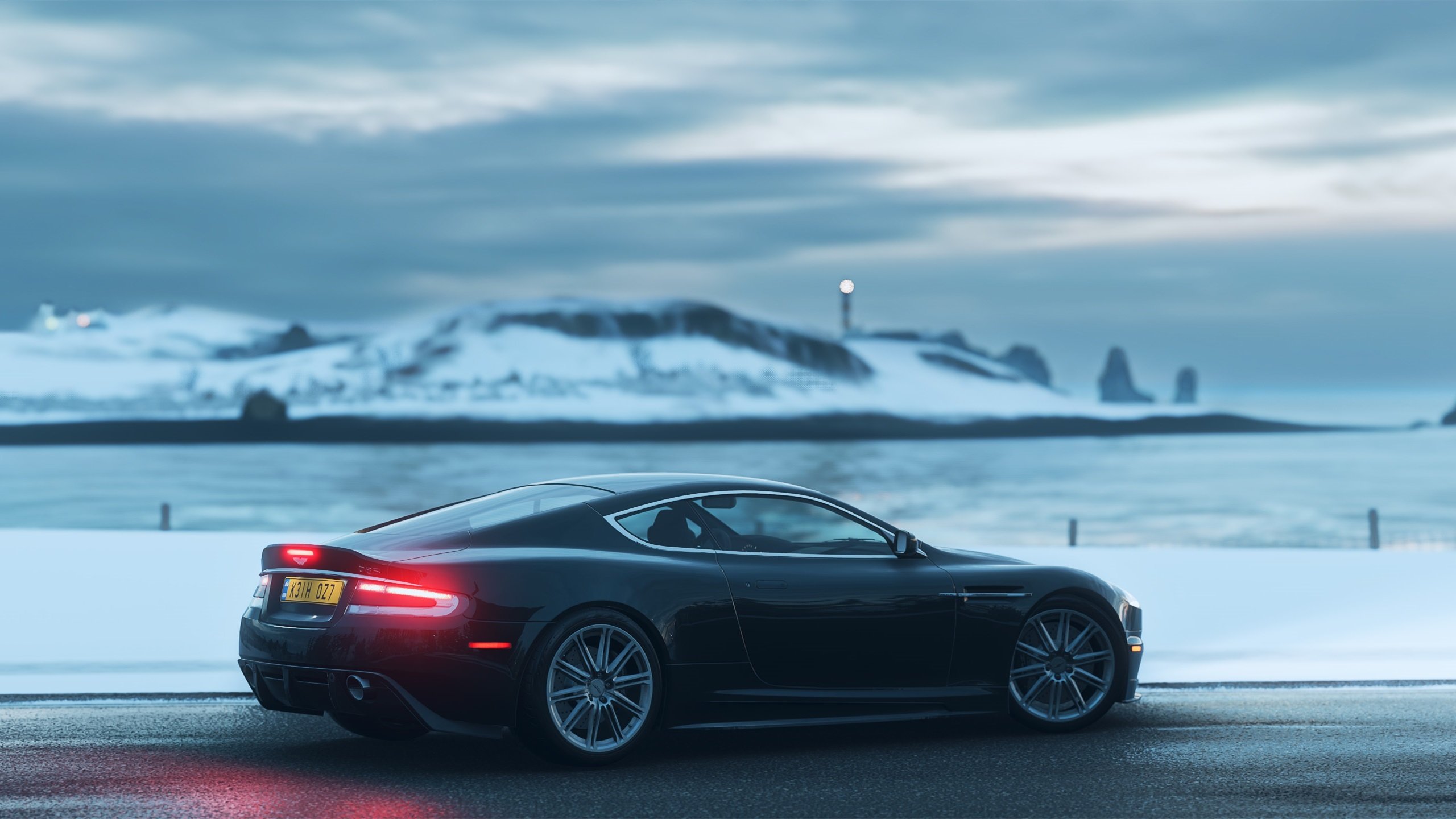 “逆境突围：车手在极端环境下的拼搏史诗”，逆境突袭剧情介绍