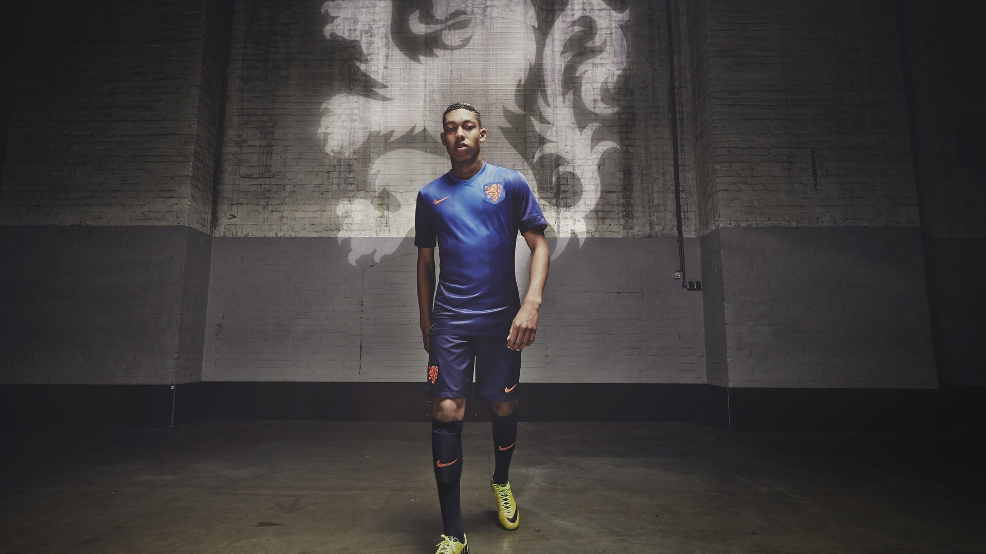 西班牙横扫对手，英格兰苦战胜利,热门球队争夺荣誉，西班牙vs英格兰2018